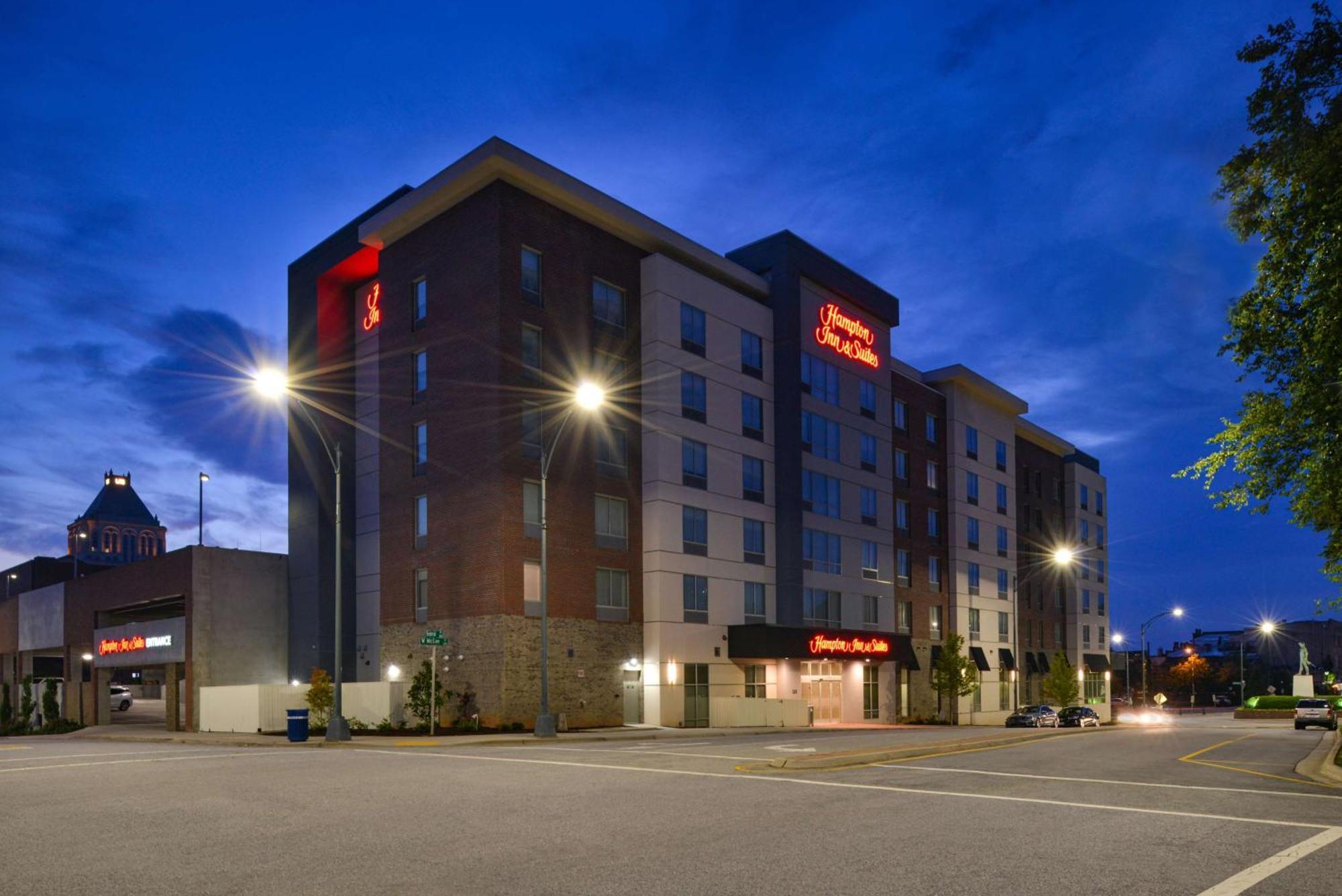 Hampton Inn & Suites Greensboro Downtown, Nc מראה חיצוני תמונה